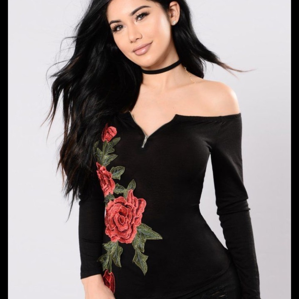 🌹Off the shoulder top🌹
